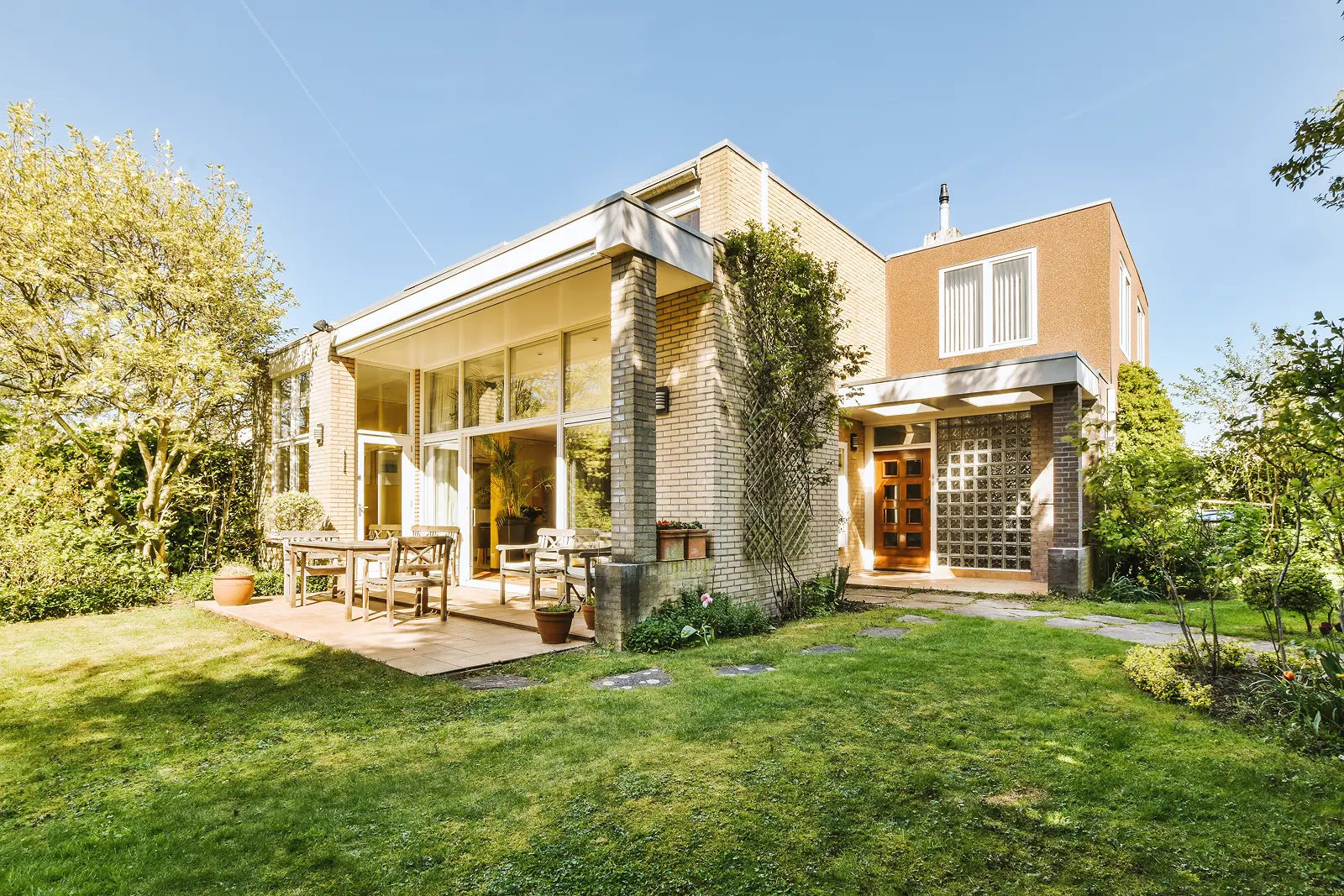 CUSTOM HOME ADDITIONS